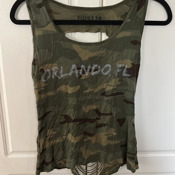 🔥Women’s Medium Tank Top Bundle🔥 - Picture 10 of 12